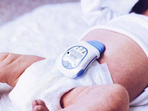 Snuza Hero MD - portable breathing monitor for babies. Medical device.